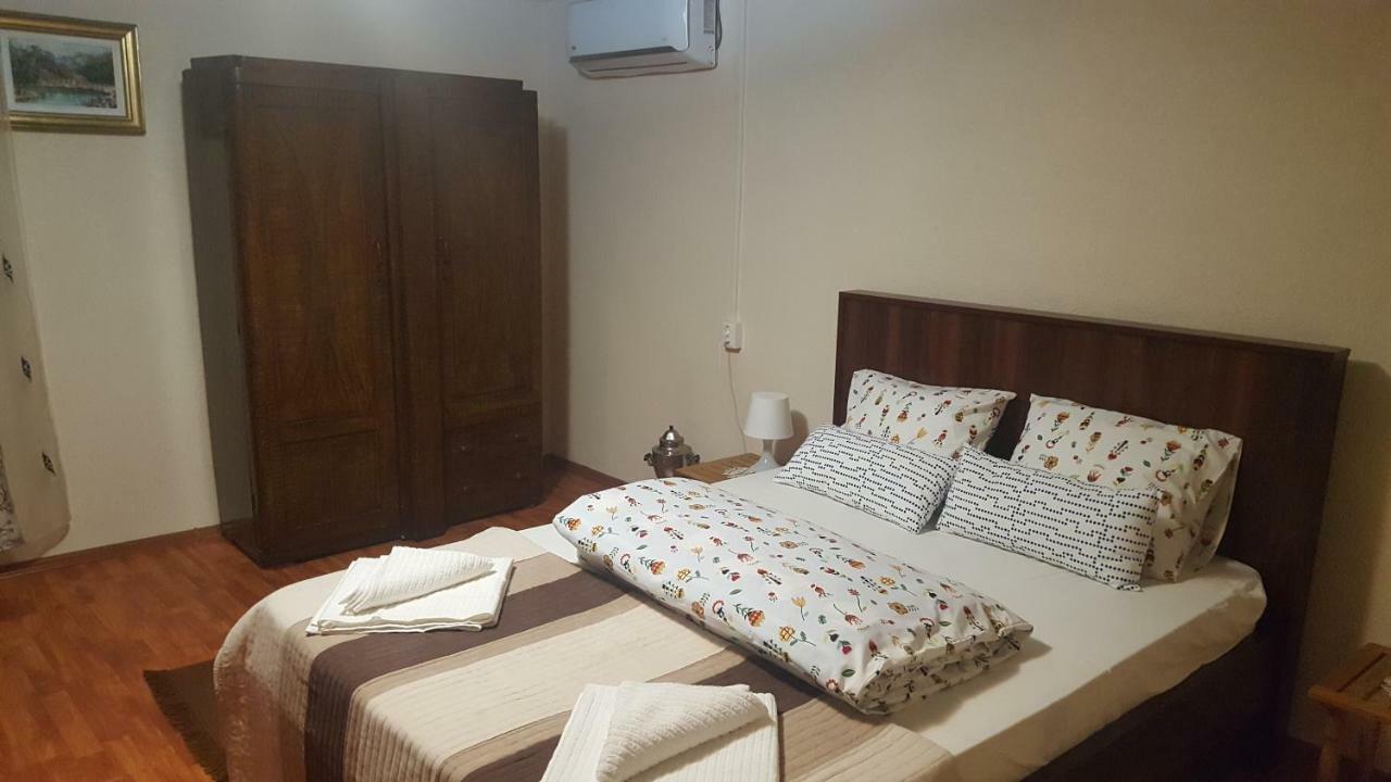 Casa Bunicilor Granny'S House Villa Юриловка Екстериор снимка