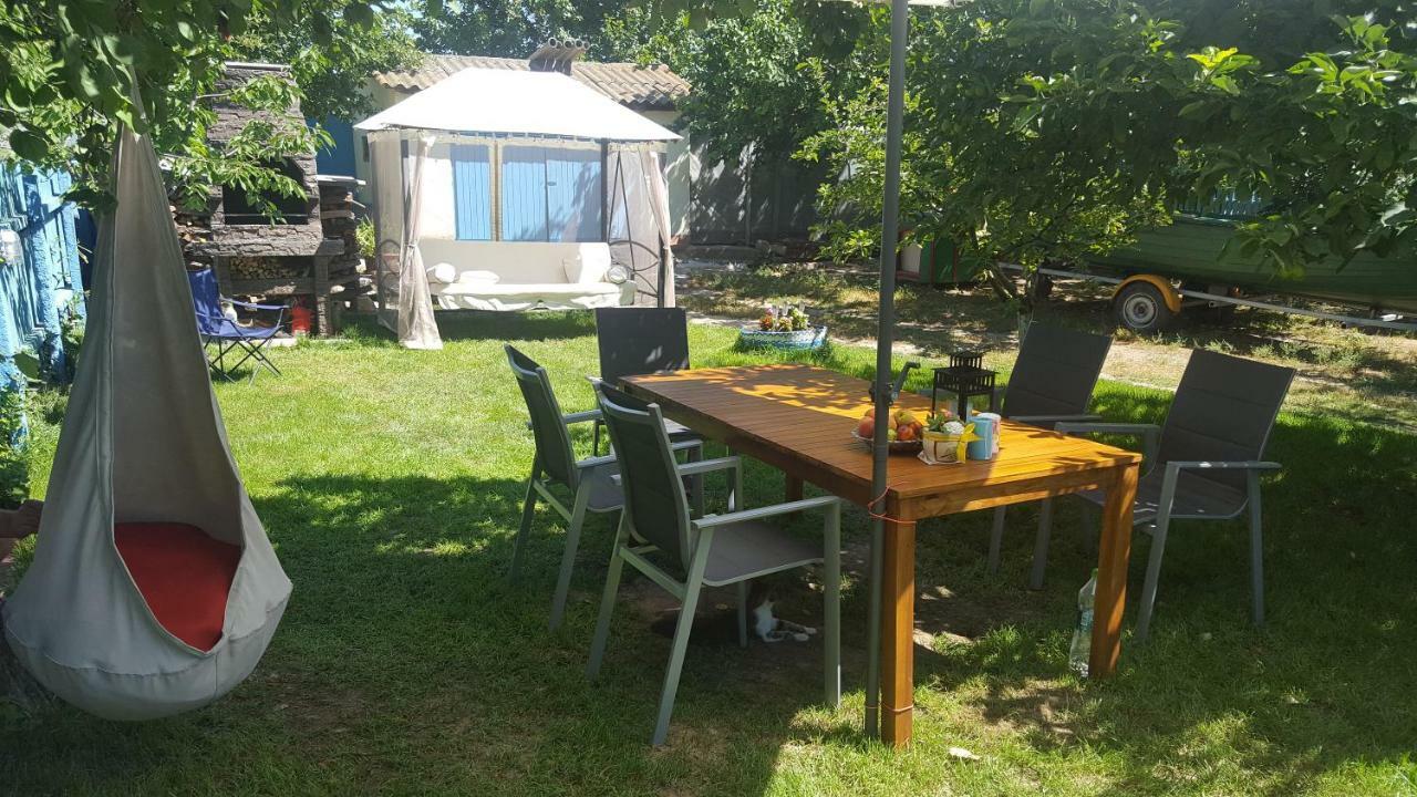 Casa Bunicilor Granny'S House Villa Юриловка Екстериор снимка