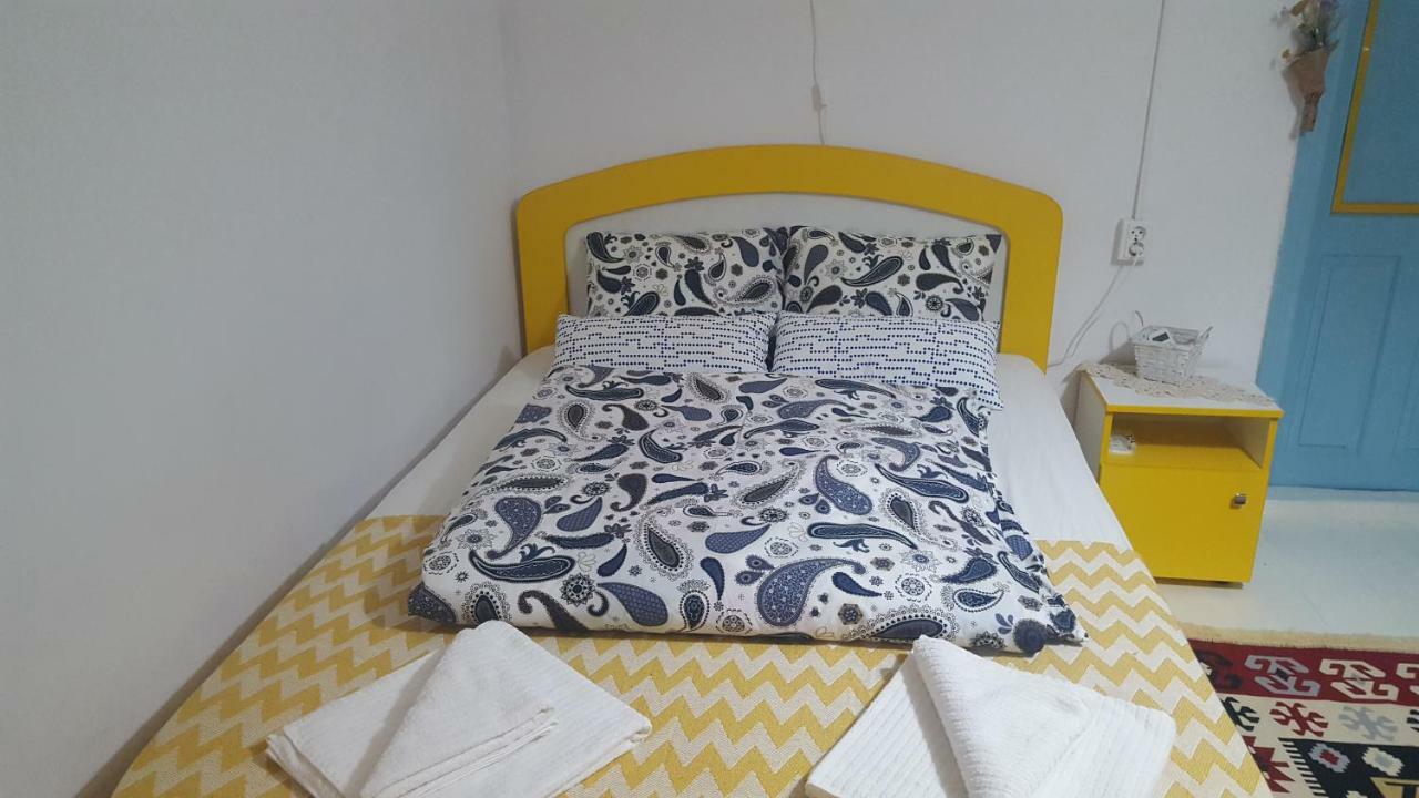 Casa Bunicilor Granny'S House Villa Юриловка Екстериор снимка